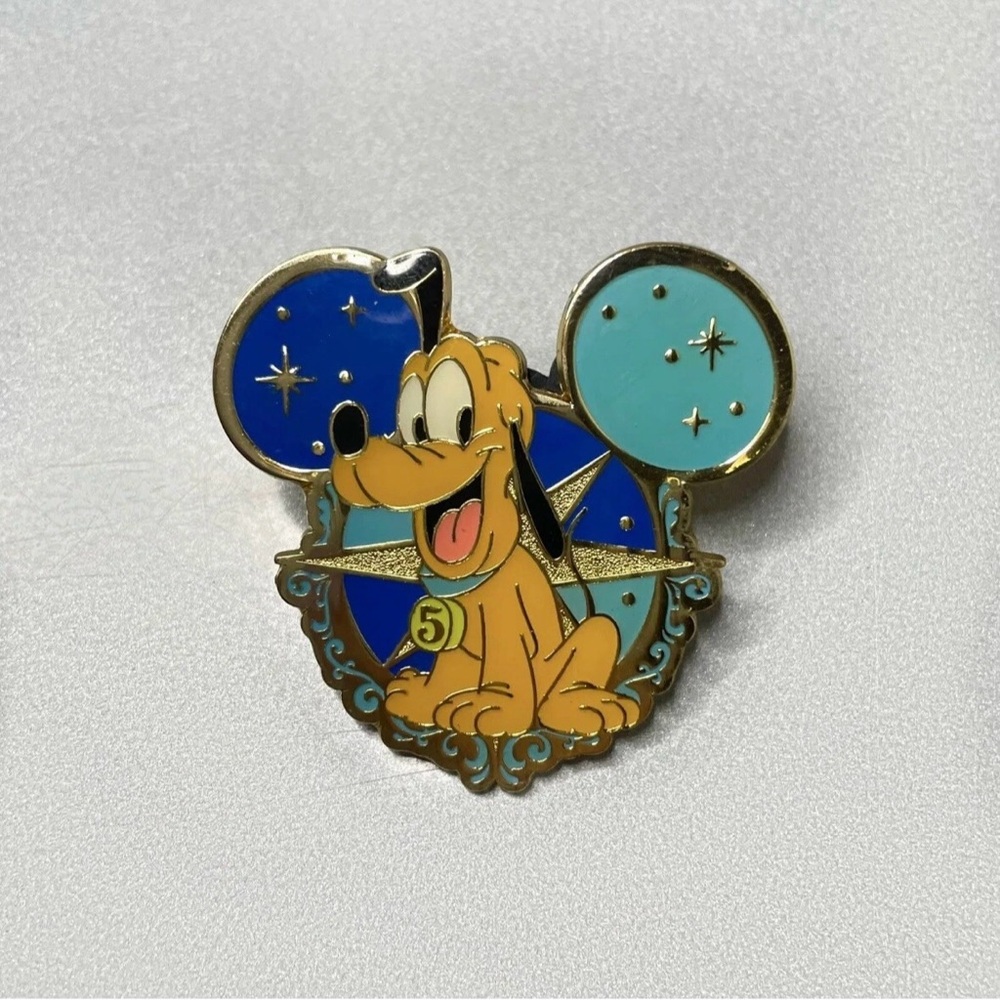 Tokyo Disney Sea Pluto Game Prize 5th Celebration 2006 Disney Pin 48338